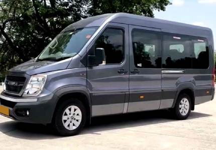 Rental Urbania 12 Seater